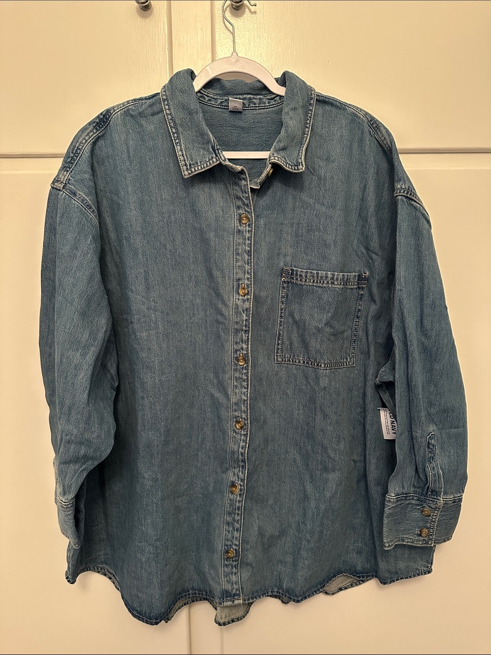 NWT Old Navy Heavyweight Denim Button Down Shirt Medium Wash